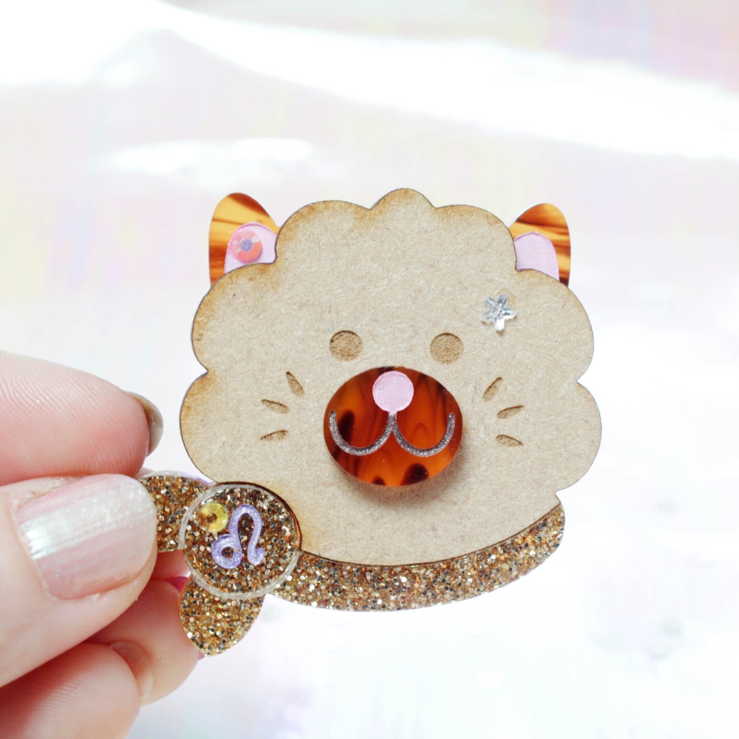 Leo Kitty Brooch